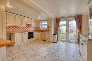 Kitchen- click for photo gallery